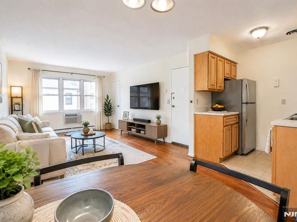 412 68th Street 17, Unit 17, GUTTENBERG, NJ 07093