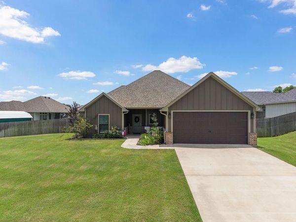 217 Smith Circle , Lindale, TX 75771