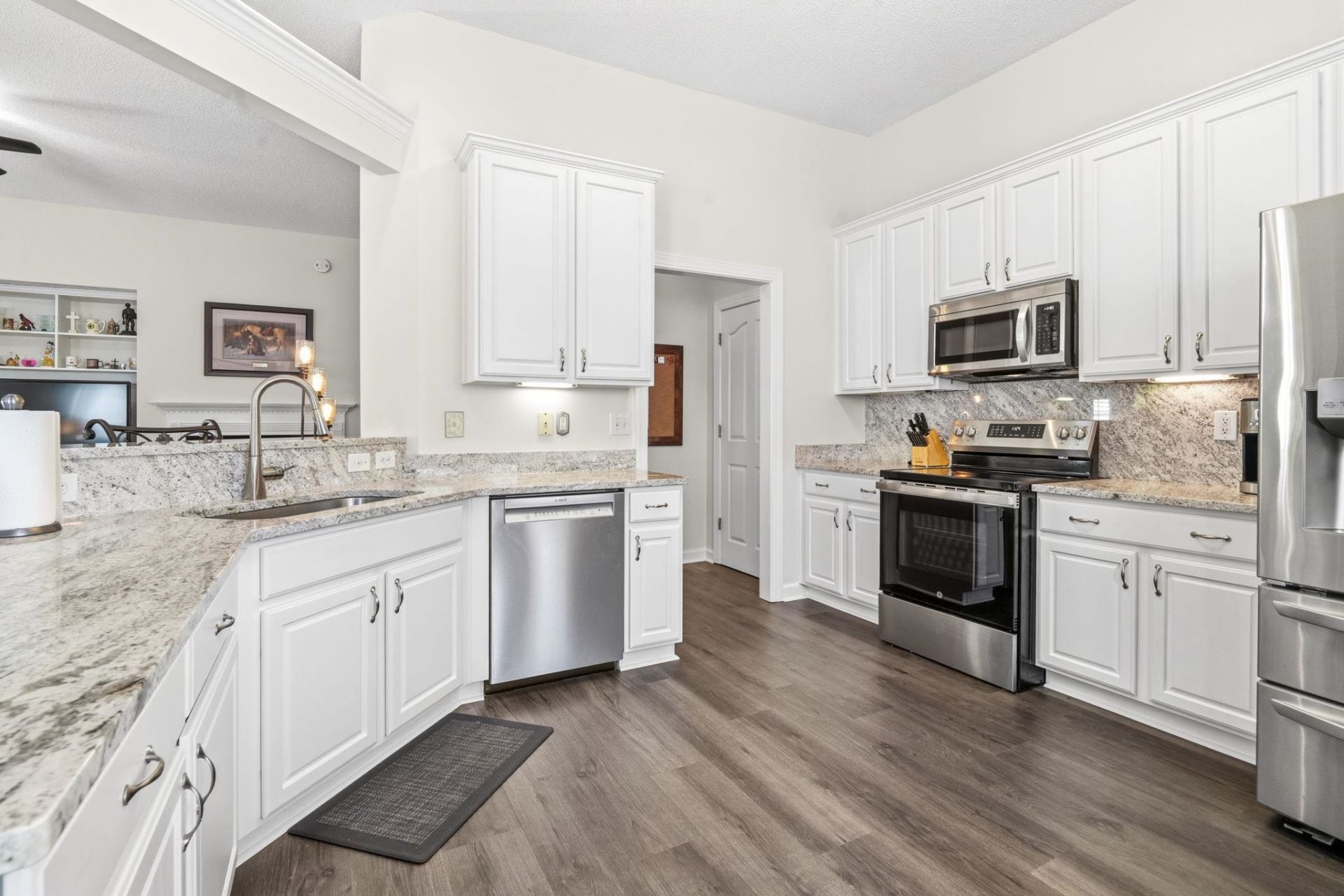 2911 Winding River Rd. Photo 10