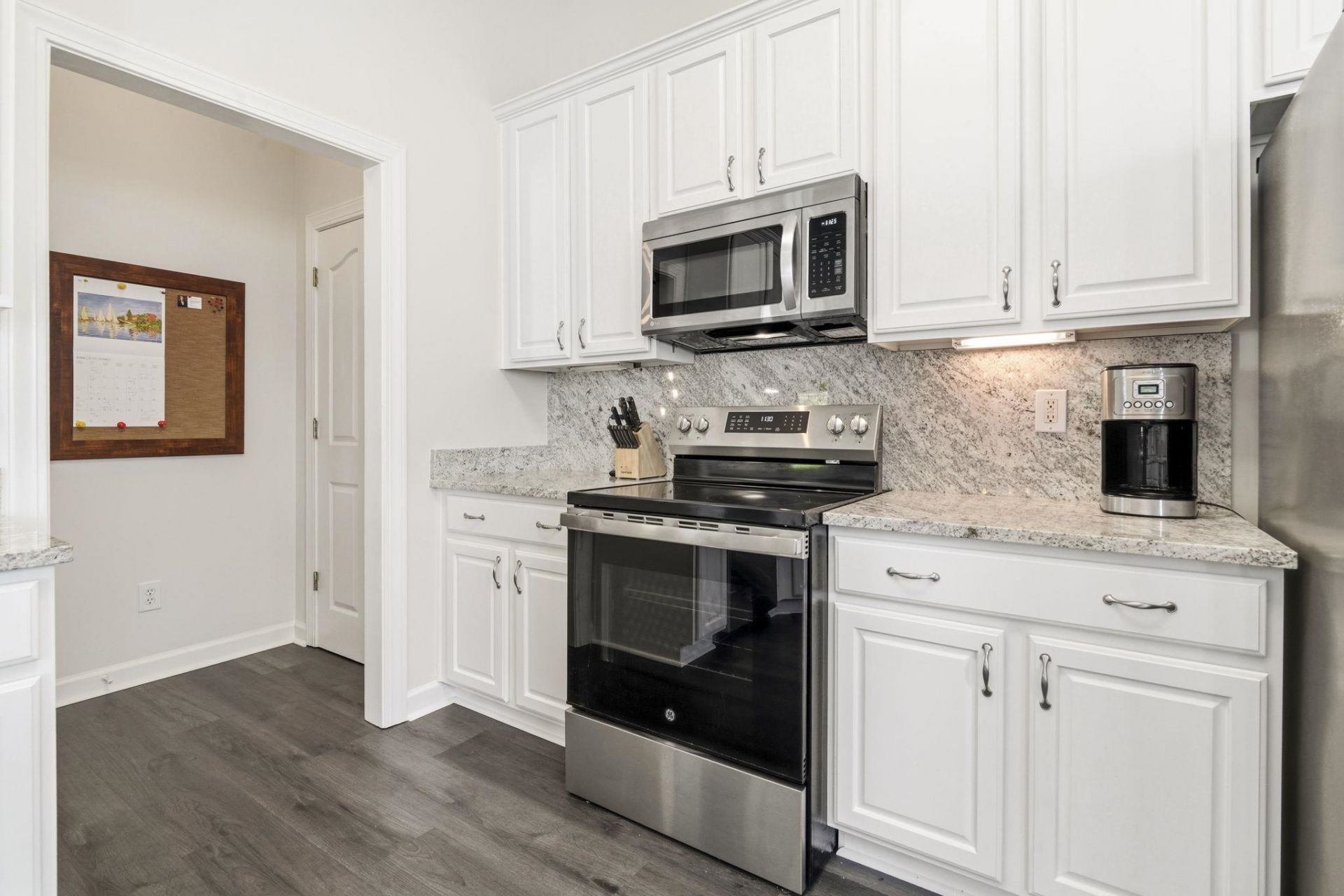 2911 Winding River Rd. Photo 11