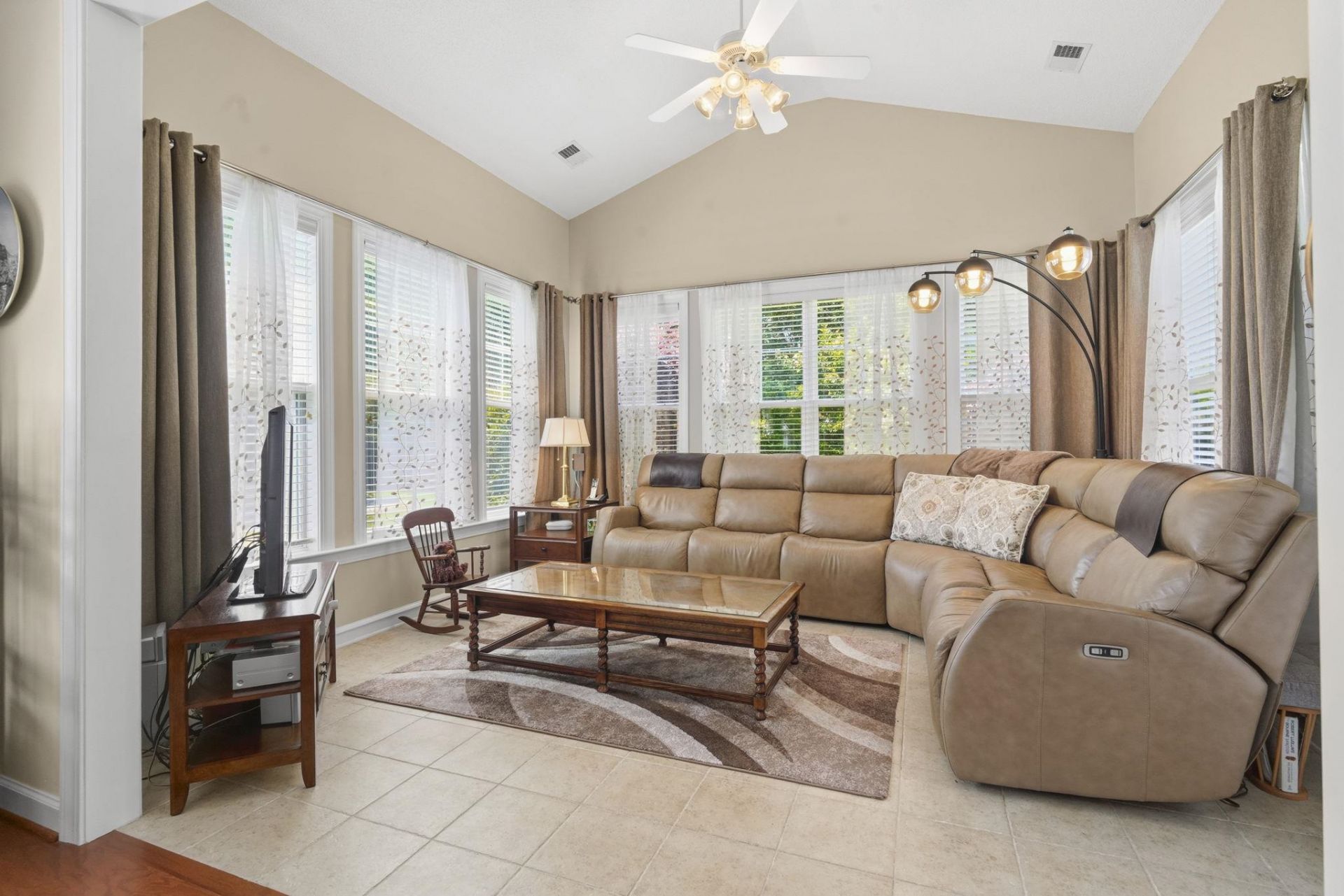 2911 Winding River Rd. Photo 20