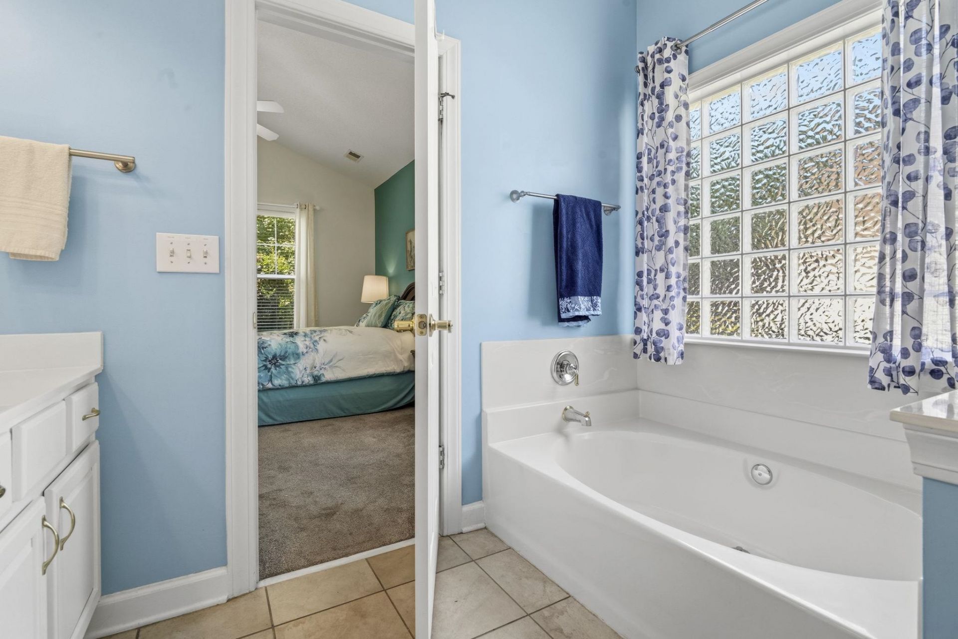 2911 Winding River Rd. Photo 34