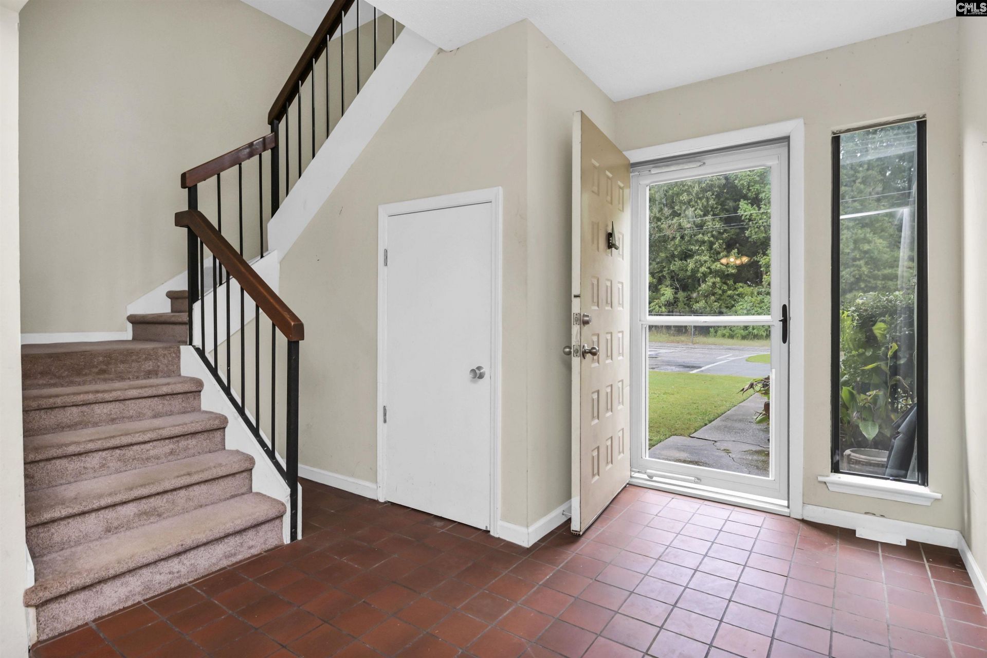 806 Village Lane  Photo 27