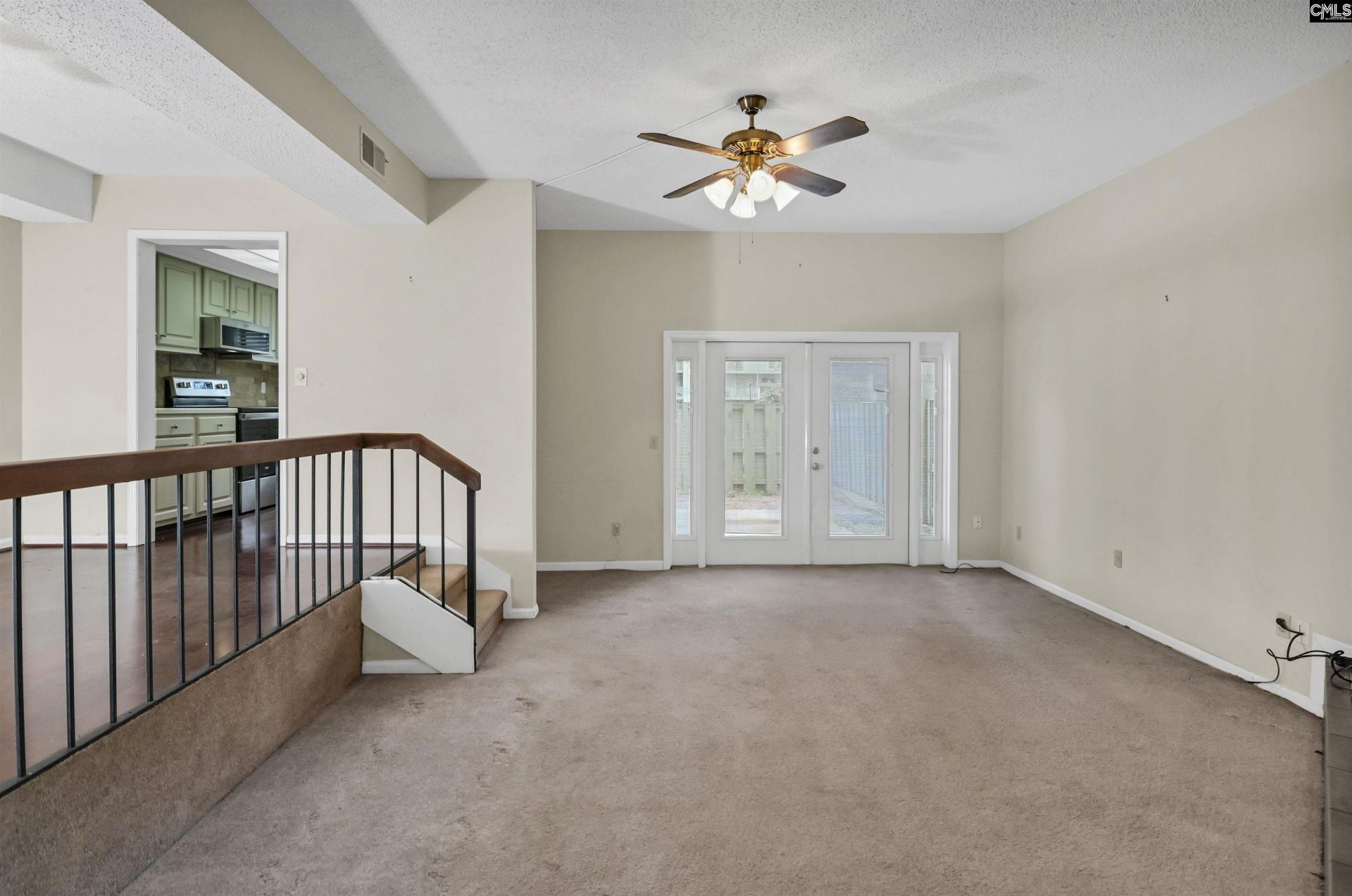 806 Village Lane  Photo 28