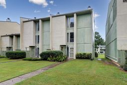 806 Village Lane  photo 4