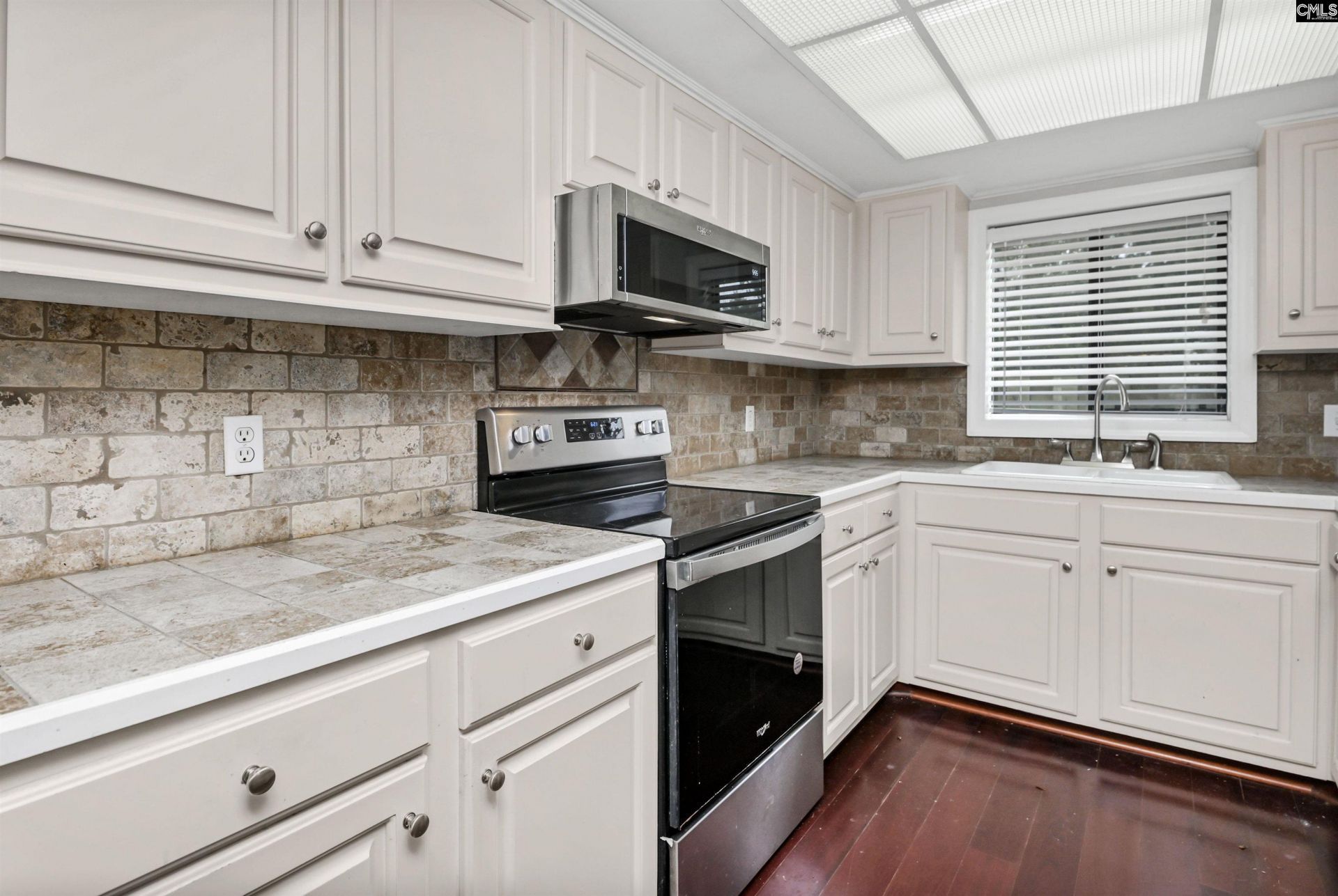806 Village Lane  Photo 33