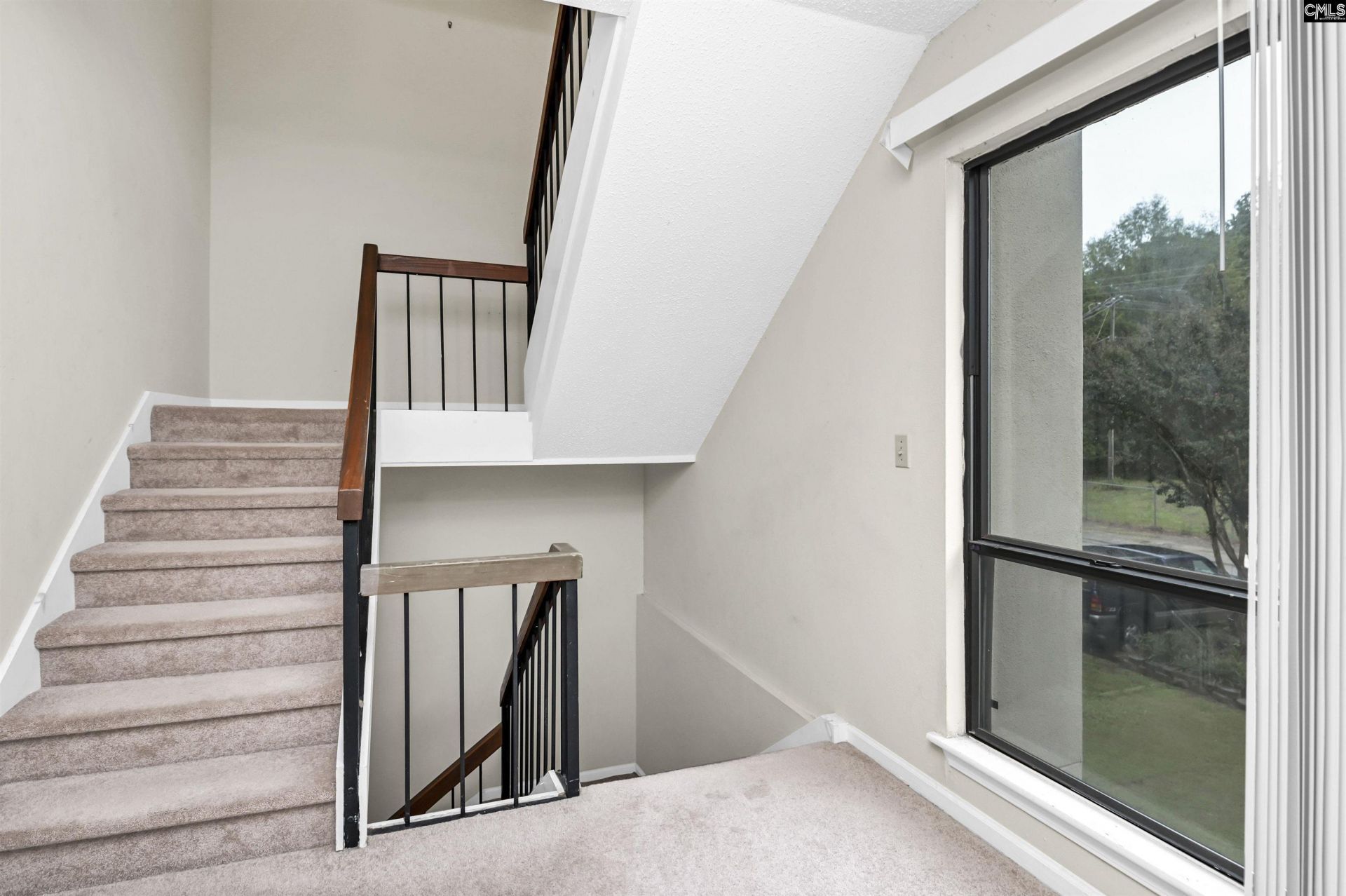 806 Village Lane  Photo 36