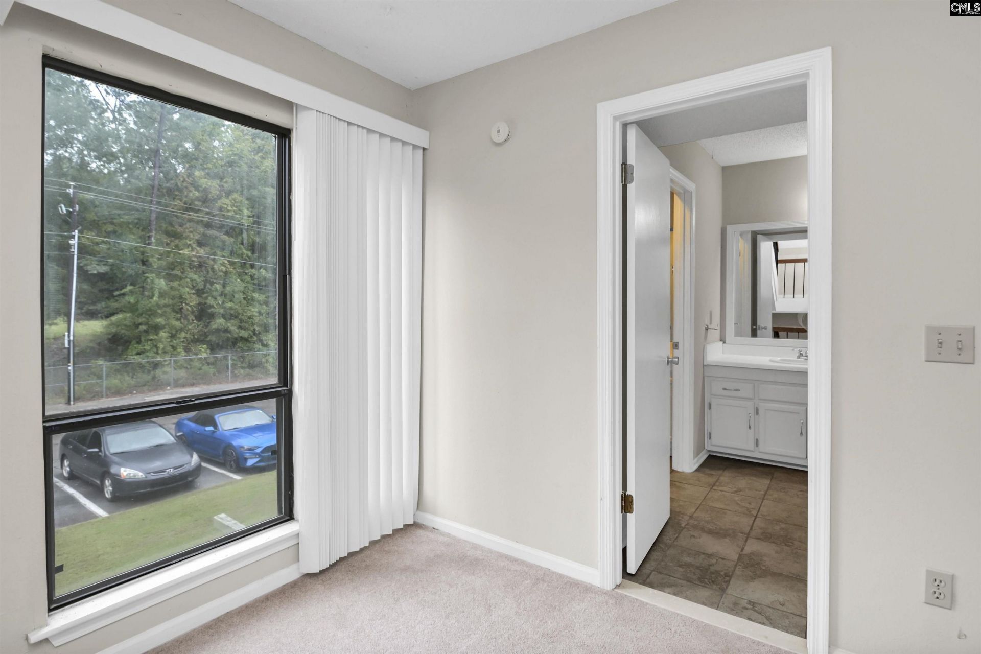 806 Village Lane  Photo 37