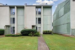 806 Village Lane  photo 4