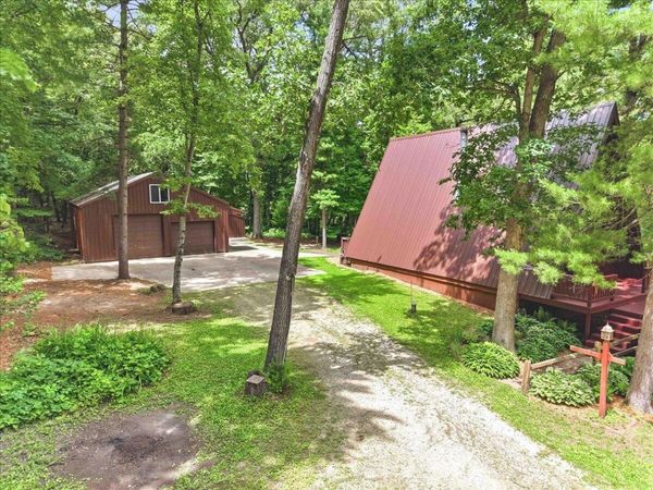 N9261 Perkins Rd, Farmington, WI 54644