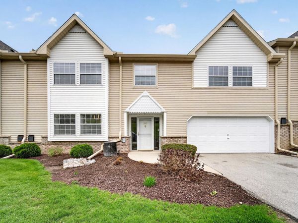 390 Dustin Dr, Unit 1-7, Brookfield, WI 53045
