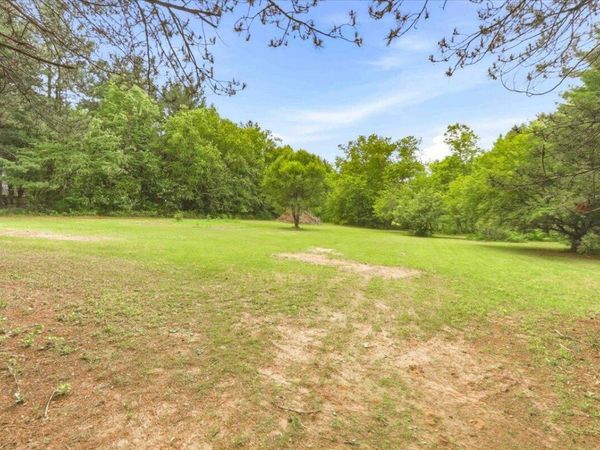 N9265 Perkins Rd, Farmington, WI 54644