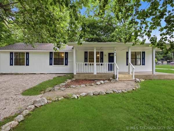 105 S Old Main Street , Coweta, OK 74429