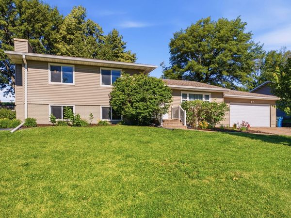 2602 IMPERIAL OAKS, Muscatine, IA 52761