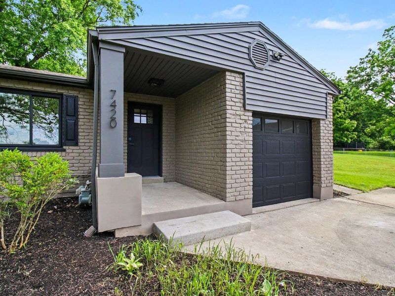 7420 Elkwood Drive, West Chester, OH 45069 Photo 2