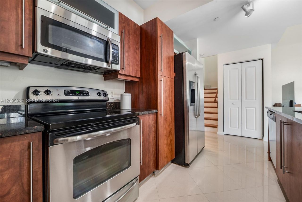 7375 SW 90th St , Unit TH107, Miami, FL 33156 Photo