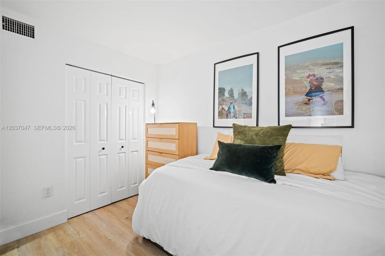 2575 SW 27th Ave , Unit 304, Miami, FL 33133 Photo