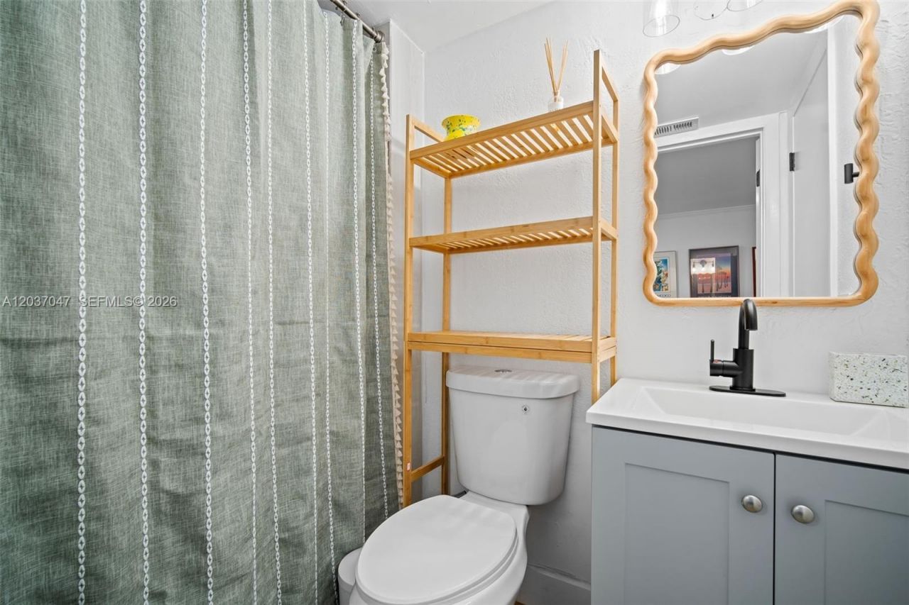 2575 SW 27th Ave , Unit 304, Miami, FL 33133 Photo