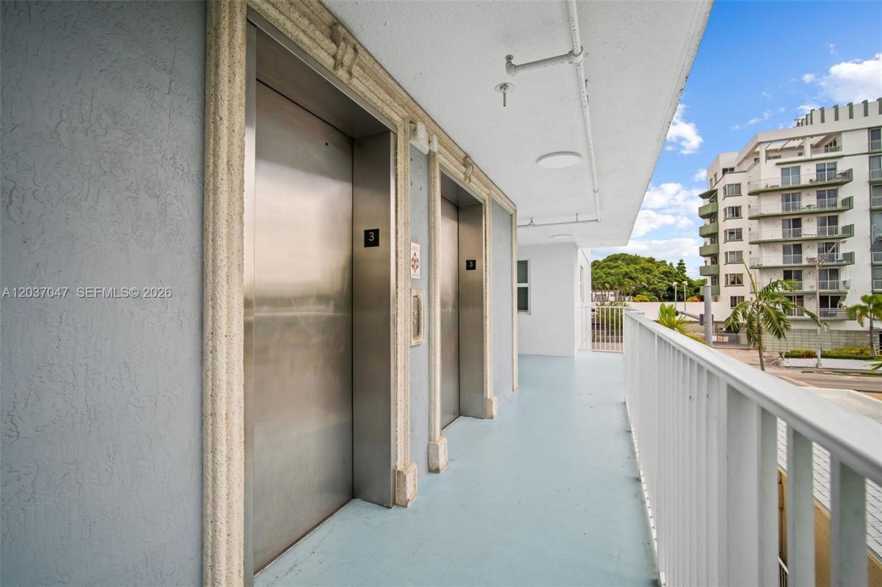 2575 SW 27th Ave , Unit 304, Miami, FL 33133 Photo