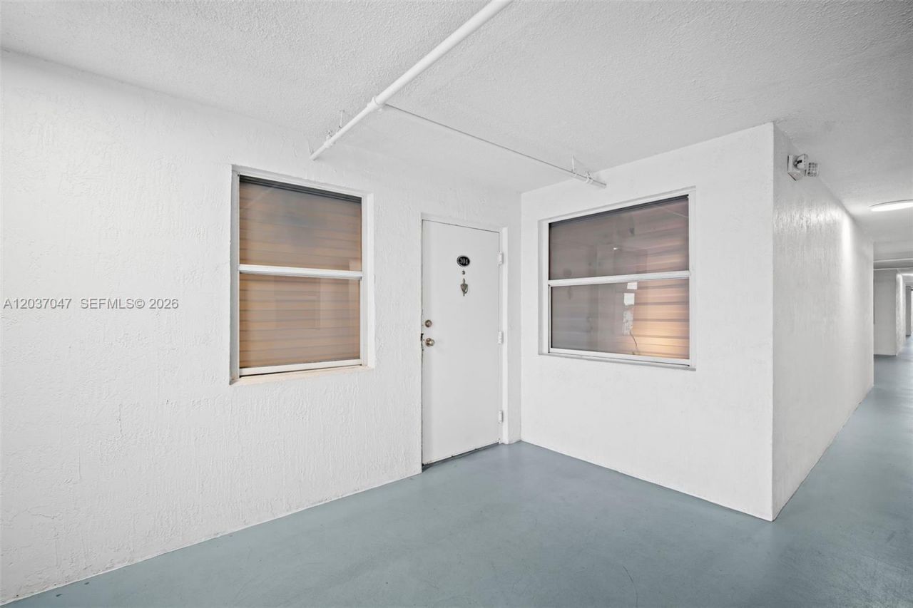 2575 SW 27th Ave , Unit 304, Miami, FL 33133 Photo
