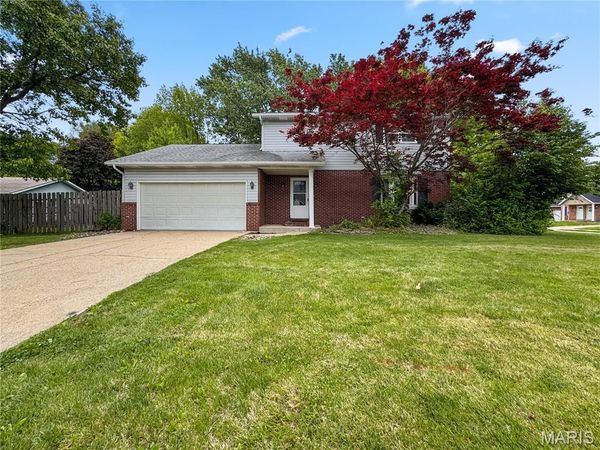1902 Applegate Lane , Edwardsville, IL 62025
