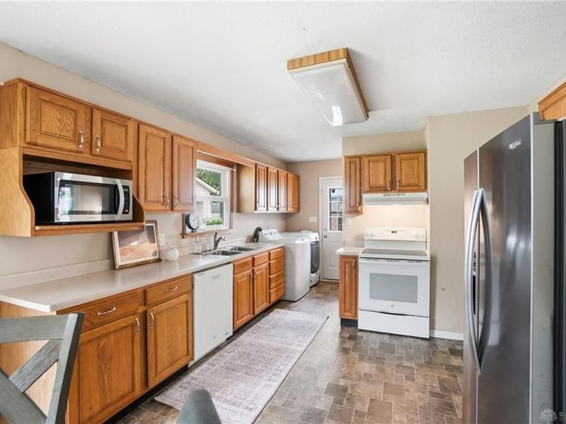 1677 Falke Drive, Dayton, OH 45432 Photo 10
