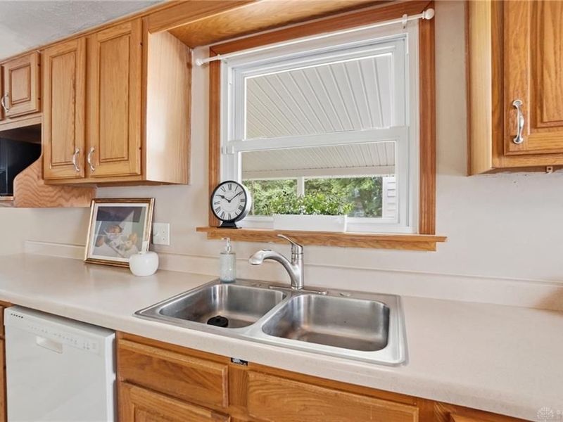 1677 Falke Drive, Dayton, OH 45432 Photo 12
