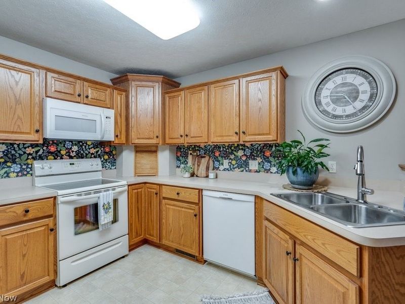 357 Woodbury Circle , Dalton, OH 44618 Photo 11