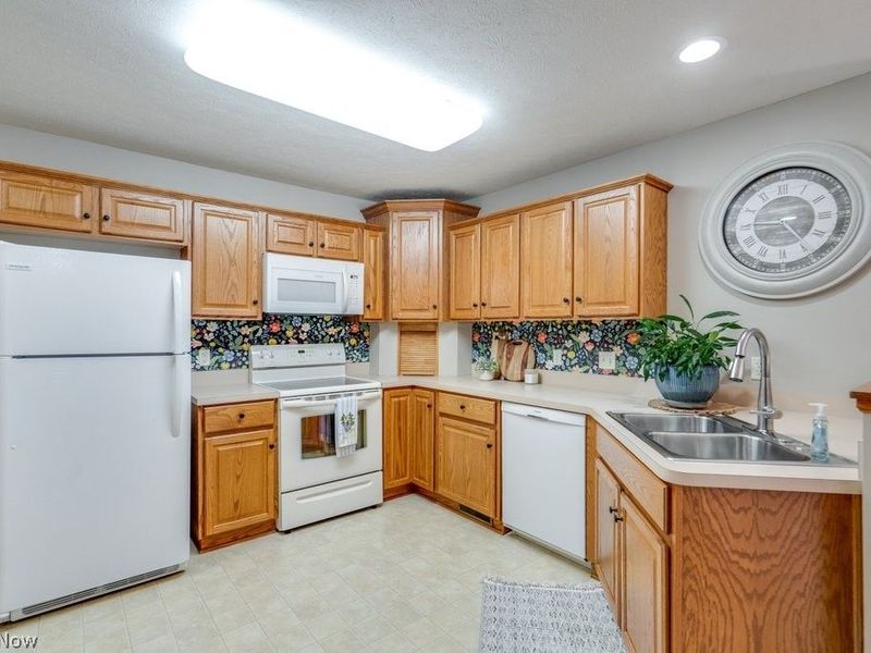 357 Woodbury Circle , Dalton, OH 44618 Photo 12