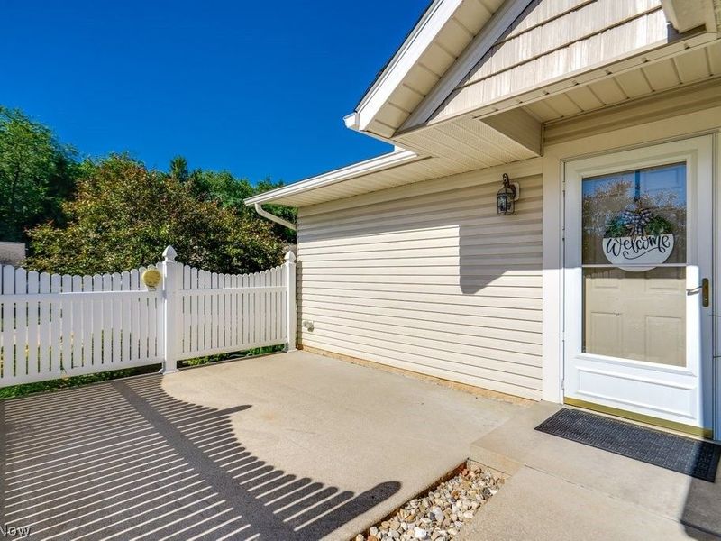 357 Woodbury Circle , Dalton, OH 44618 Photo 5