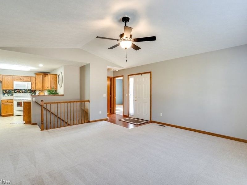 357 Woodbury Circle , Dalton, OH 44618 Photo 6