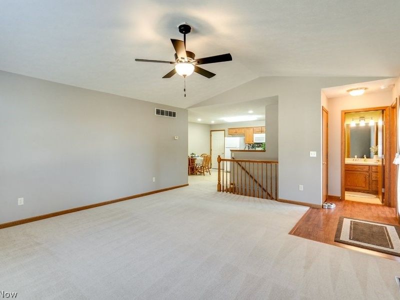 357 Woodbury Circle , Dalton, OH 44618 Photo 9