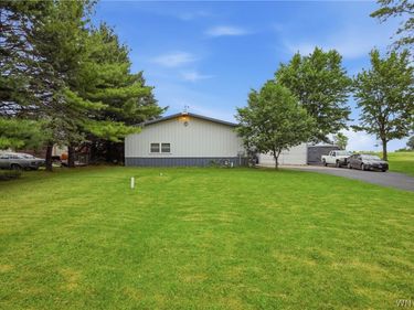 5596 Genesee Street , Lancaster, NY 14086