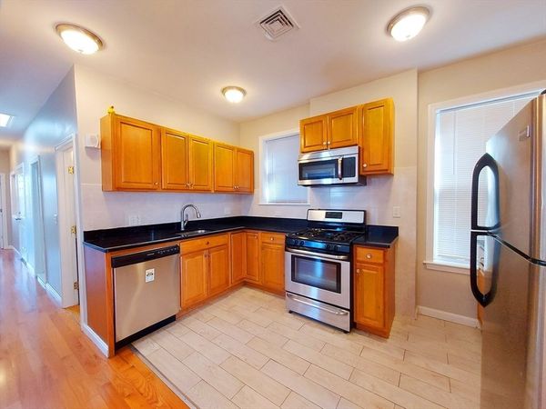 1904 Massachusetts Ave, Unit U3, Cambridge, MA 02140