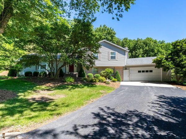 18055 243rd Avenue, Pleasant Valley, IA 52767