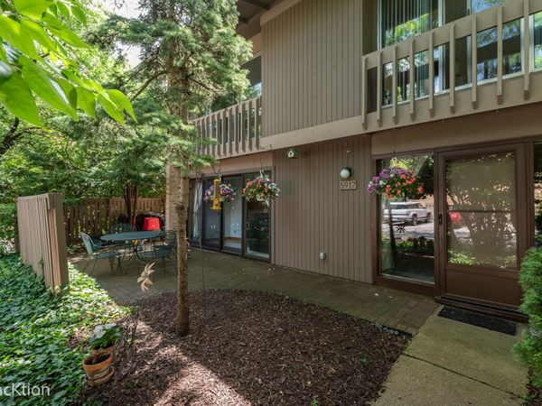 5917 Oakwood Drive, Unit 141E, Lisle, IL 60532