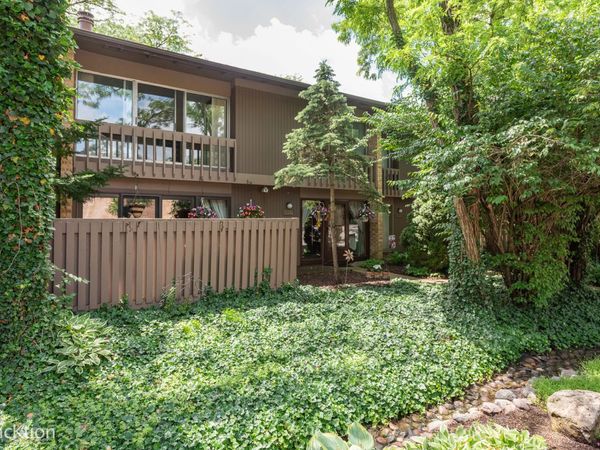 5917 Oakwood Drive , Unit 141E, Lisle, IL 60532