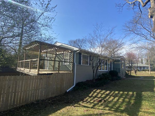 1018 Robins Crest Road , Chattanooga, TN 37415