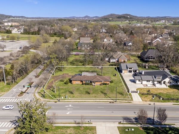 710 Hillsboro Rd , Franklin, TN 37064