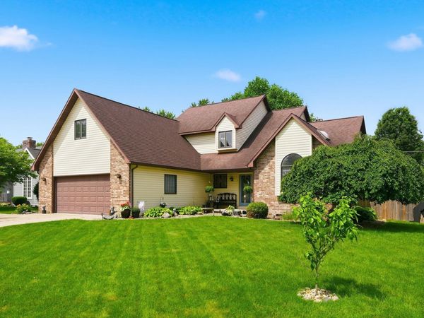 2913 S Scott Drive, Yorktown, IN 47396