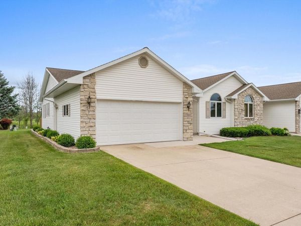 2312 Virginia DRIVE, Manitowoc, WI 54220