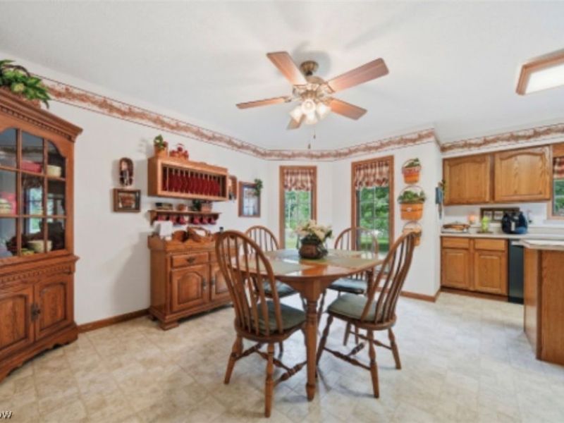 3556 Lake Road, Conneaut, OH 44030 Photo 4