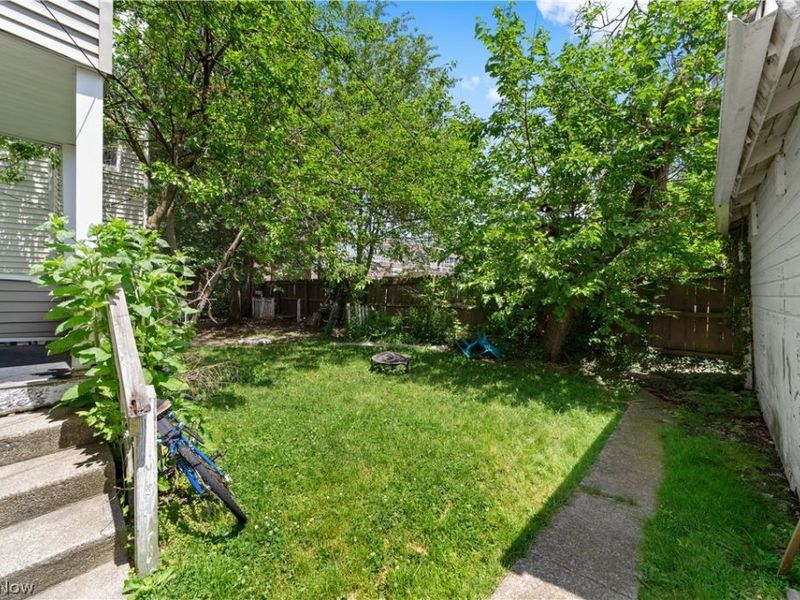 1279 Idlewood Avenue , Lakewood, OH 44107 Photo 4