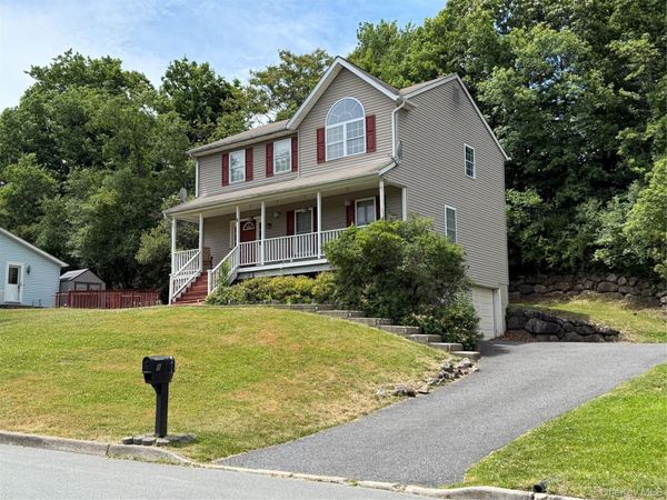 8 Walnut Lane , Middletown, NY 10940