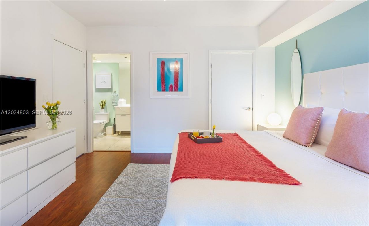 485 Brickell Ave , Unit 3211, Miami, FL 33131 Photo