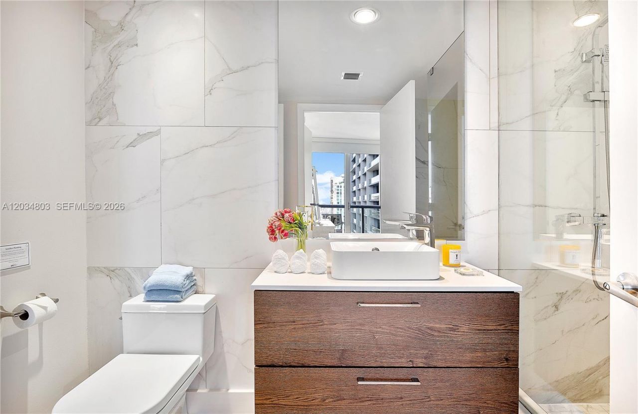 485 Brickell Ave , Unit 3211, Miami, FL 33131 Photo