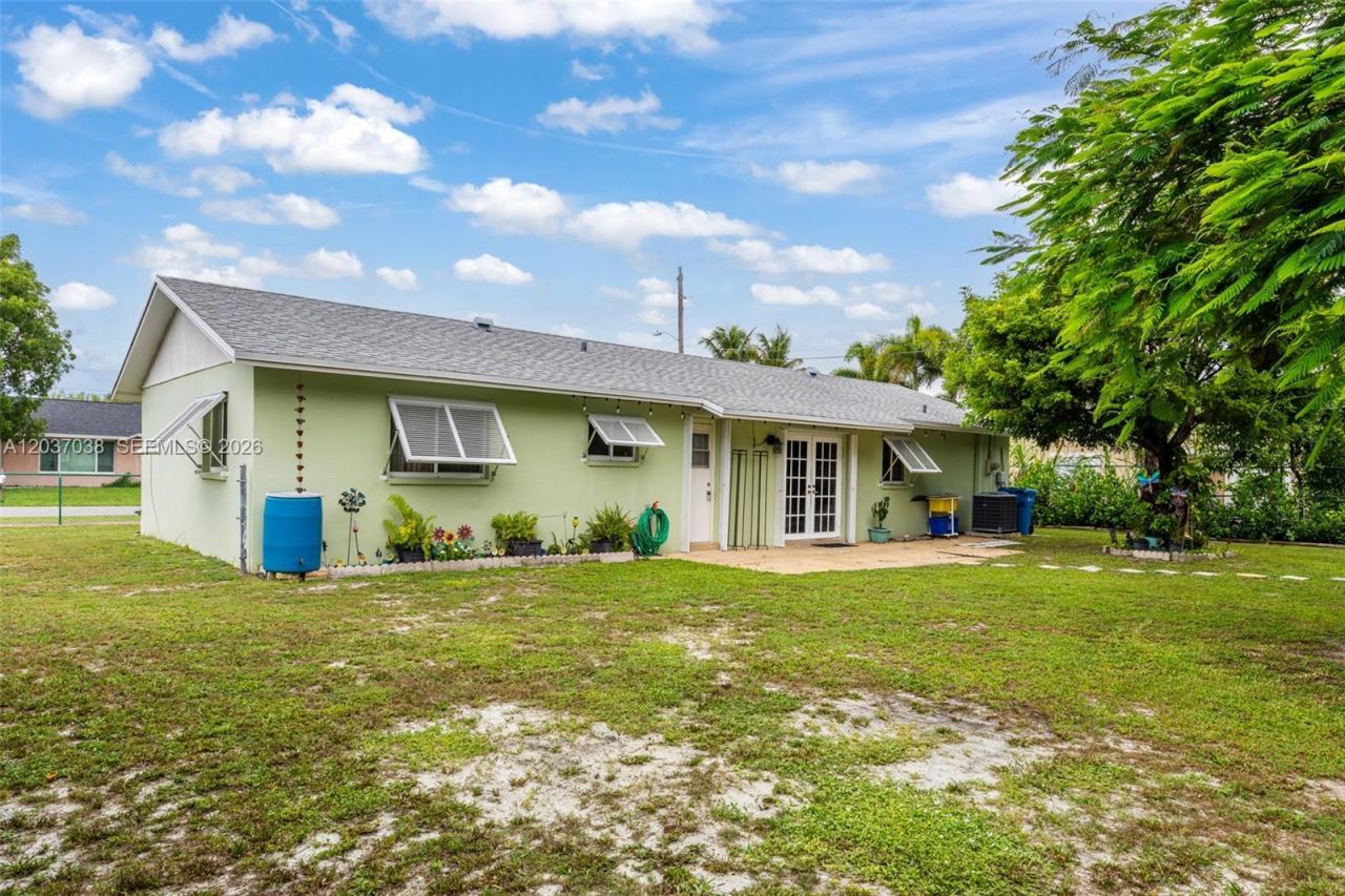 516 S 13th Ct , Lantana, FL 33462 Photo