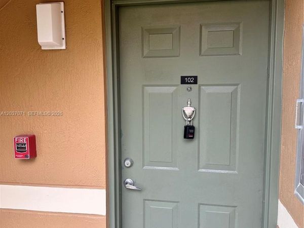 8050 N Nob Hill Rd, Unit 102, Tamarac, FL 33321