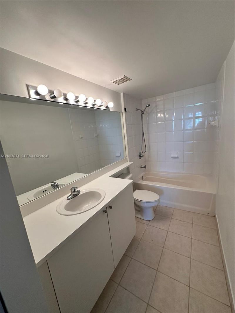 8050 N Nob Hill Rd , Unit 102, Tamarac, FL 33321 Photo