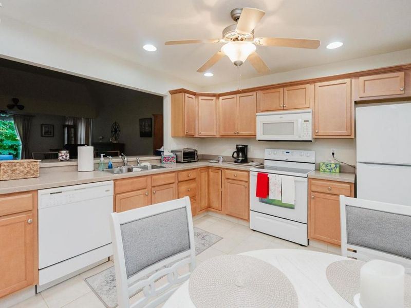 342 Lighthouse Oval Drive, Unit 342, Marblehead, OH 43440 Photo 18